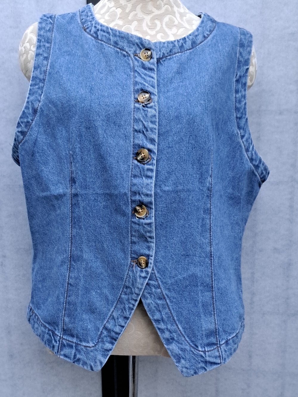 Velvet Heart Blue Denim Button-Front Sleeveless Shirt